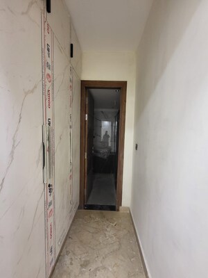 Building Lobby in 4 BHK Builder Floor at Green Fields Colony – for Sale