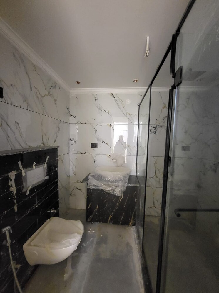 Bathroom, green fields colony 4 Bedroom 2430 Sq.Ft. Builder Floor In Green Fields Colony Faridabad 9615691