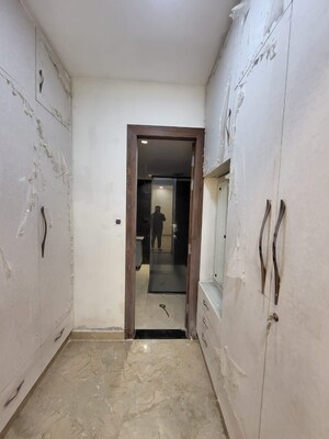 Furnished Amenities in 4 BHK Builder Floor at Green Fields Colony – for Sale