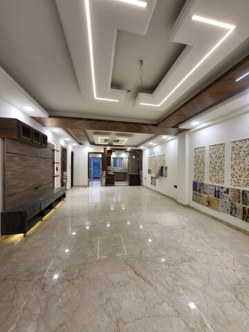 Living Room in 4 BHK Builder Floor at Green Fields Colony – for Sale