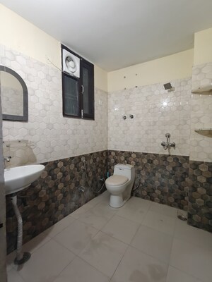 Bathroom in 3 BHK Apartment at M3M Atrium, Sector 57 – for Rent