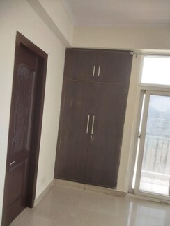 2 BHK + Extra Room Apartment For Sale in Amrapali Zodiac