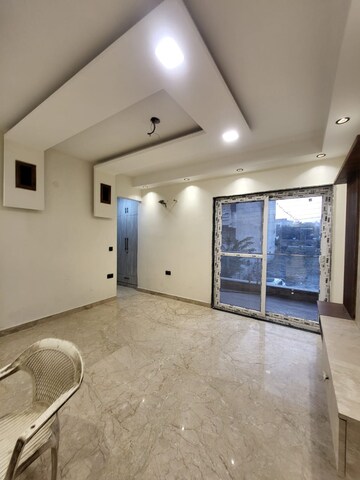 Room in 4 BHK Builder Floor at Green Fields Colony – for Sale