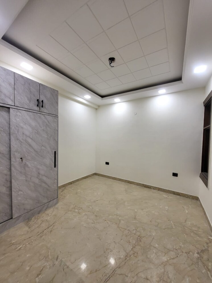 Room, green fields colony 4 Bedroom 2430 Sq.Ft. Builder Floor In Green Fields Colony Faridabad 9615723