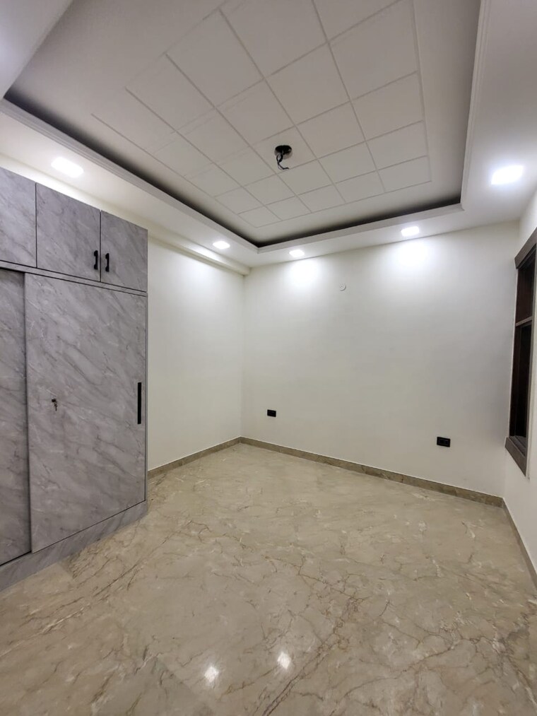 Room, green fields colony 4 Bedroom 2430 Sq.Ft. Builder Floor In Green Fields Colony Faridabad 9615723