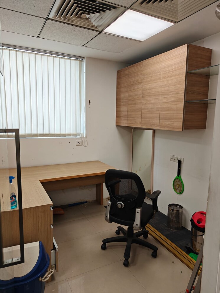 Team Area, sector 53 Commercial Office Space 2300 Sq.Ft. In Sector 53 Gurgaon 9615790