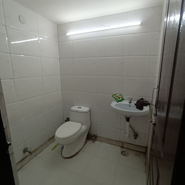 Bathroom, kalkaji Commercial Office Space 650 Sq.Ft. In Kalkaji Delhi 9615805