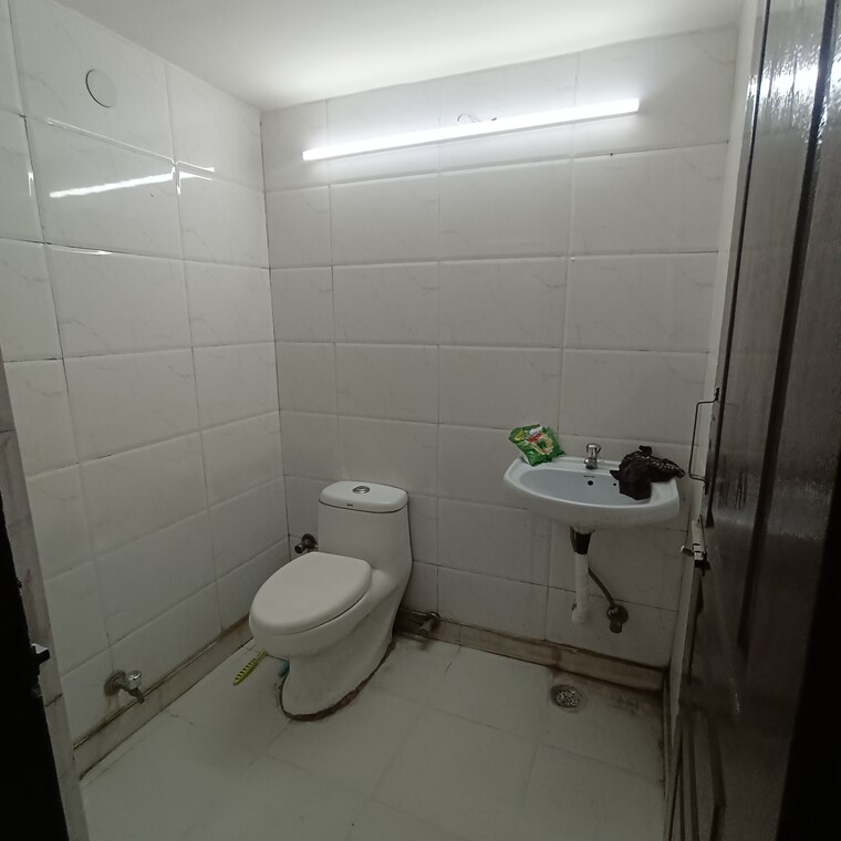 Bathroom, kalkaji Commercial Office Space 650 Sq.Ft. In Kalkaji Delhi 9615805