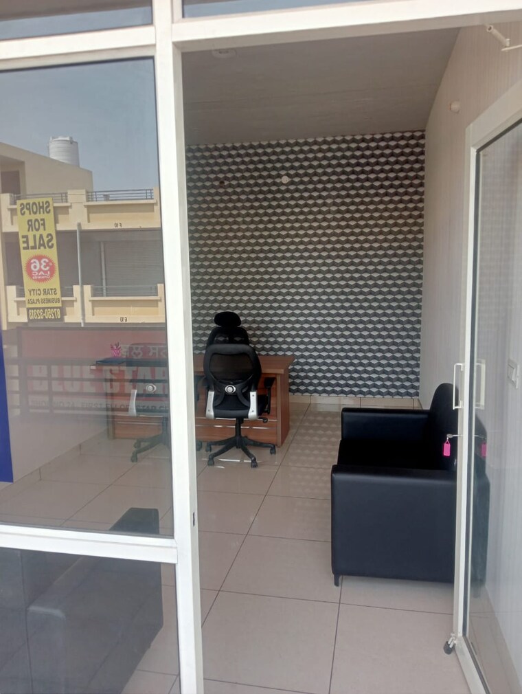 Team Area, vip road Commercial Office Space 220 Sq.Ft. In Vip Road Zirakpur 9615778