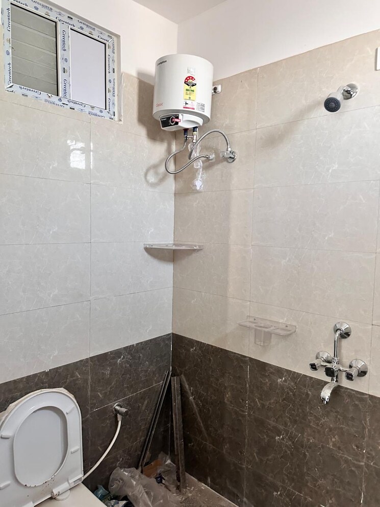 Bathroom, golden-gate-golden-habitat 3 Bedroom 1825 Sq.Ft. Apartment In Madhapur Hyderabad 9615810