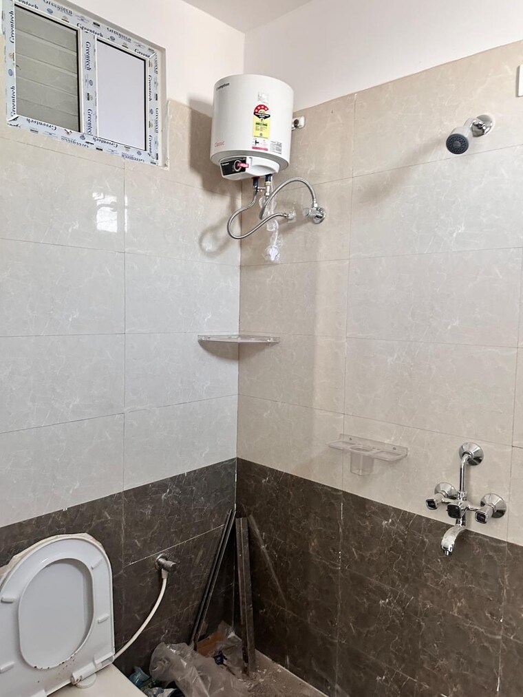 Bathroom, golden-gate-golden-habitat 3 Bedroom 1825 Sq.Ft. Apartment In Madhapur Hyderabad 9615810