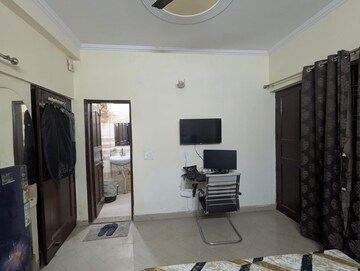 1 RK Builder Floor For Rent in RWA Residential Society Sector 46, Sector 46