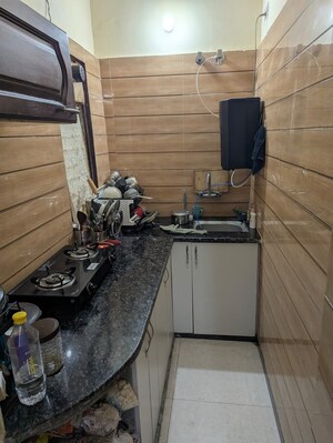 Parking in 1 RK Builder Floor at RWA Residential Society Sector 46, Sector 46 – for Rent