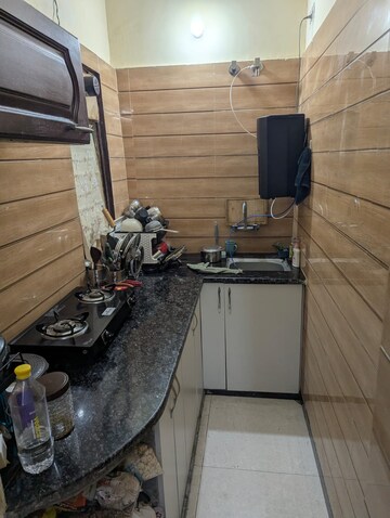 Parking in 1 RK Builder Floor at RWA Residential Society Sector 46, Sector 46 – for Rent