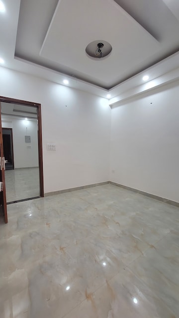 Bedroom in 3 BHK Builder Floor at Dilshad Colony – for Sale