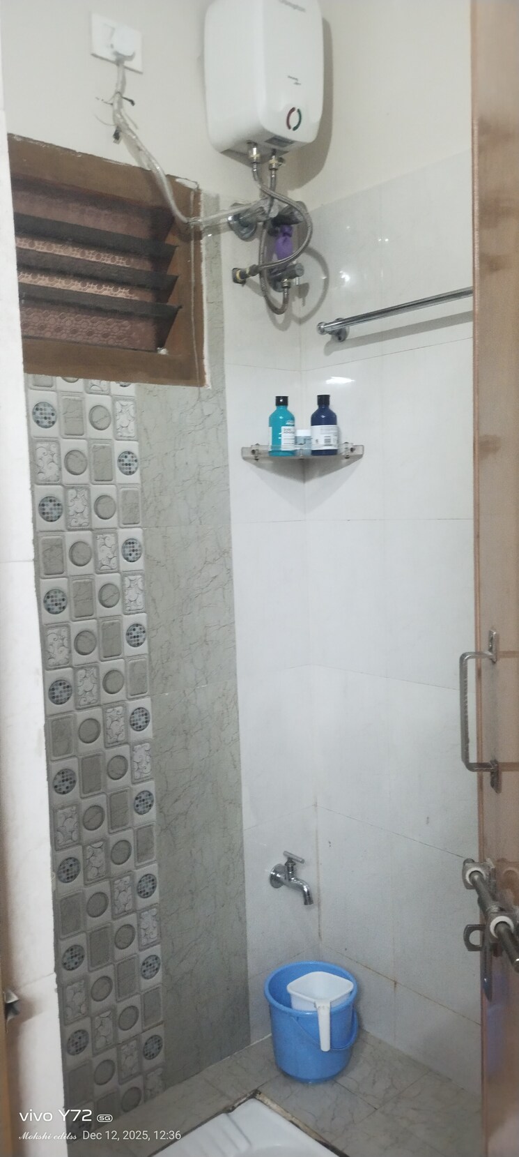 Bathroom, pavani-laxmi-nivas 1 Bedroom 500 Sq.Ft. Apartment In Madhapur Hyderabad 9615999