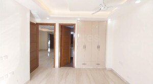 Room in 3 BHK Builder Floor at Maple Heights, Sector 43 – for Rent