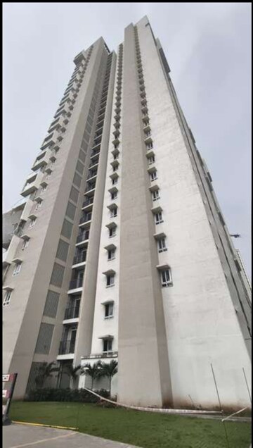 2 BHK Apartment For Sale in Indiabulls One Indiabulls, Pokhran Road No Two