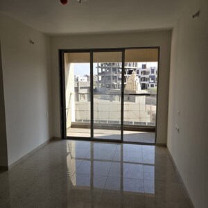 Room in 2 BHK Apartment at Vilas Javdekar Yashwin Enchante, Kharadi – for Rent