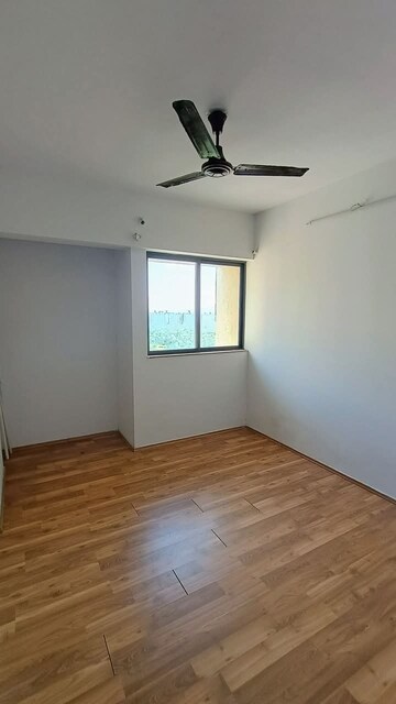 Room in 3 BHK Apartment at Lodha Downtown, Dombivli East – for Rent