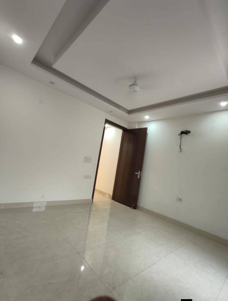 Room, malviya nagar 3 Bedroom 125 Sq.Yd. Builder Floor In Malviya Nagar Delhi 9616353