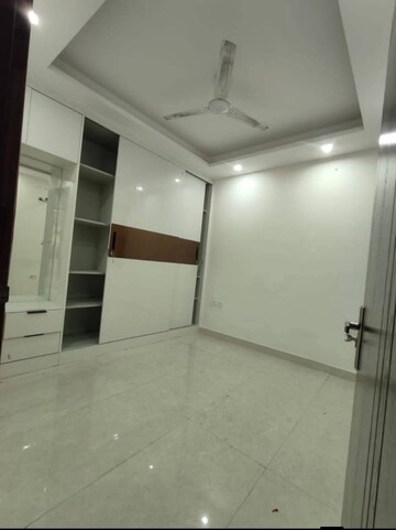 Room in 3 BHK Builder Floor at Malviya Nagar – for Rent