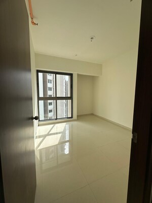 Room in 2 BHK Apartment at Runwal Eirene, Balkum Pada – for Rent