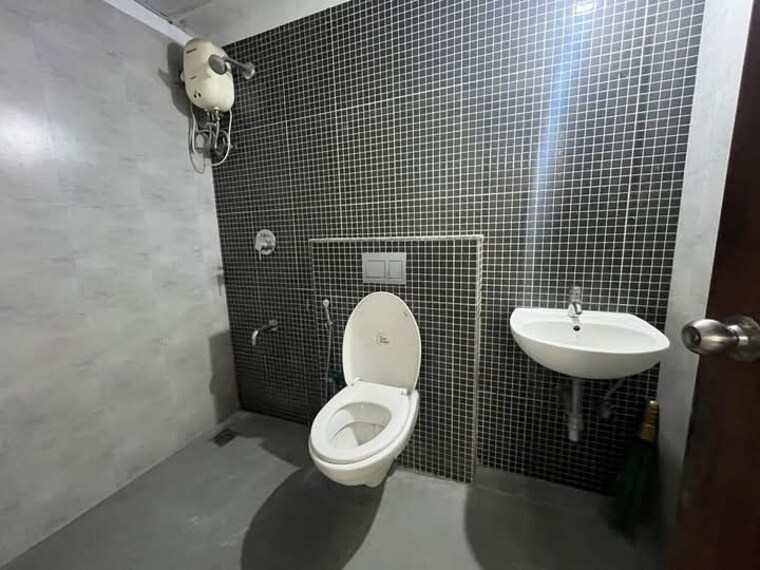 Bathroom, lodha-downtown 3 Bedroom 830 Sq.Ft. Apartment In Dombivli East Thane 9616416