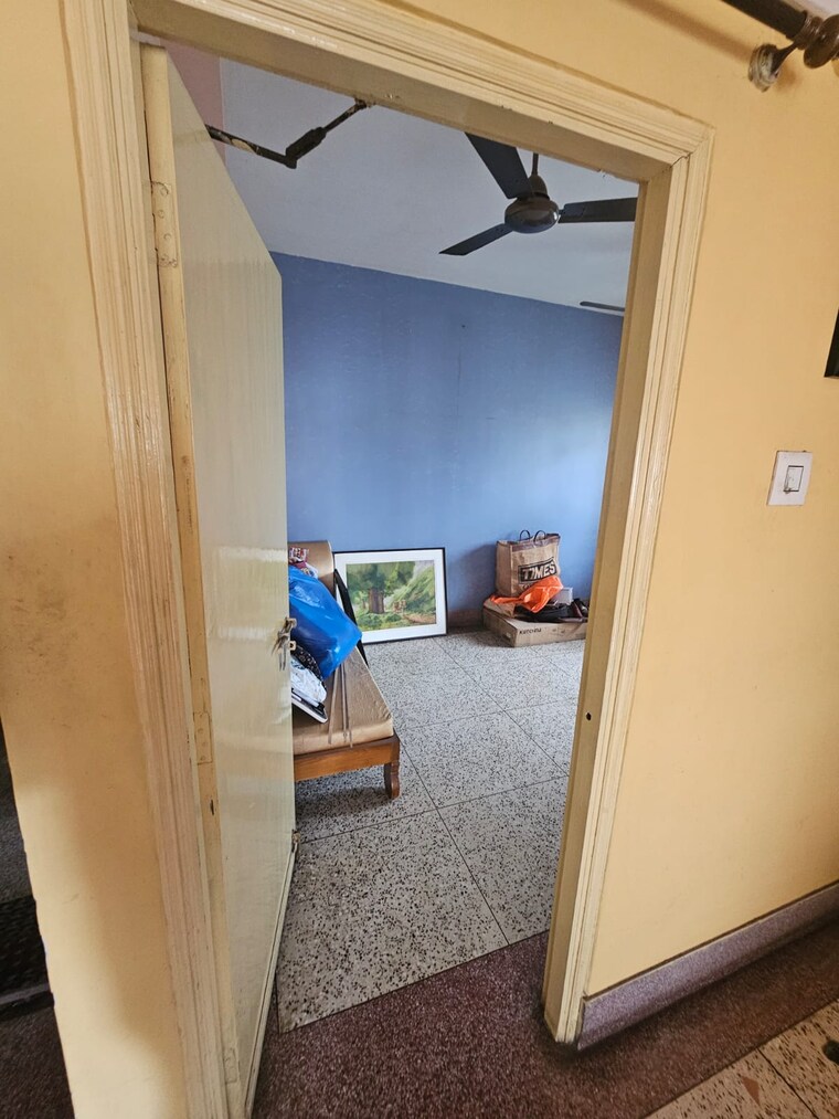 Room, garia 3 Bedroom 1200 Sq.Ft. Apartment In Garia Kolkata 9616427