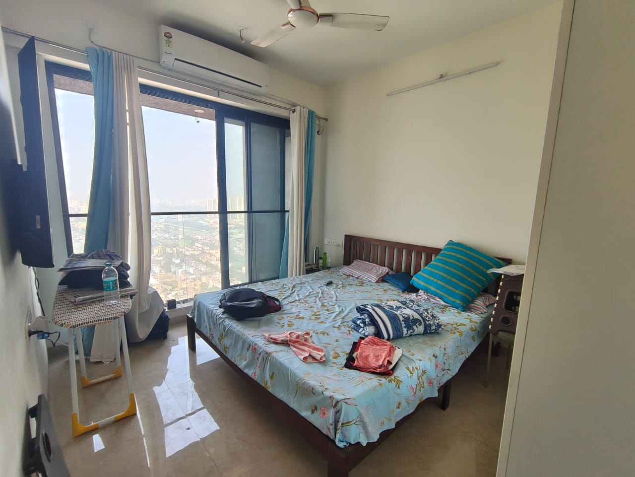 2 BHK + Study Room Apartment For Sale in Dosti Eastern Bay