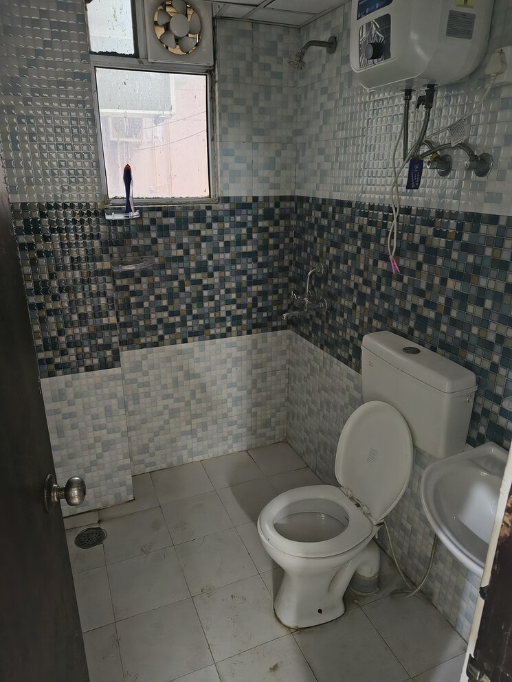 Bathroom, signature-global-andour-height 2 Bedroom 745 Sq.Ft. Apartment In Sector 71 Gurgaon 9616488