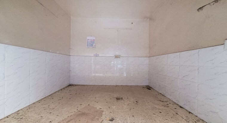 Team Area, dilshad garden Commercial Shop 120 Sq.Ft. In Dilshad Garden Delhi 9616552