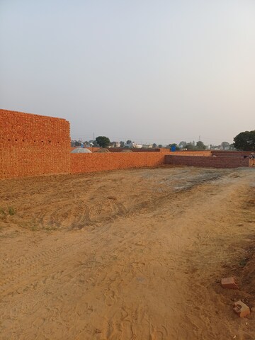  Plot For Sale in Nacholi