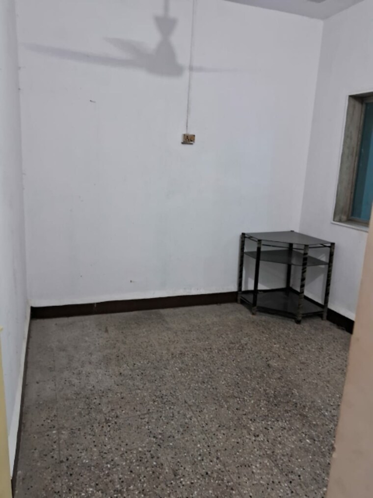 Room, dombivli east 2 Bedroom 750 Sq.Ft. Apartment In Dombivli East Thane 9616645