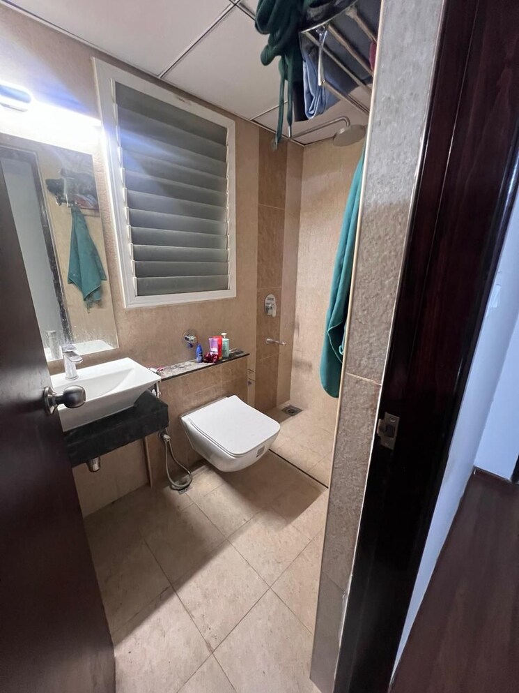 Bathroom, puravankara-silversands 2 Bedroom 1050 Sq.Ft. Apartment In Mundhwa Pune 9616655