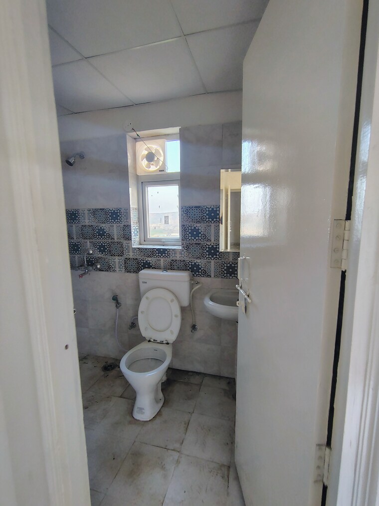 Bathroom, signature-global-golf-greens 3 Bedroom 732 Sq.Ft. Apartment In Sector 79 Gurgaon 9616691