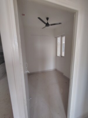 Furnished Amenities in 3 BHK Apartment at Signature Global Golf Greens, Sector 79 – for Rent