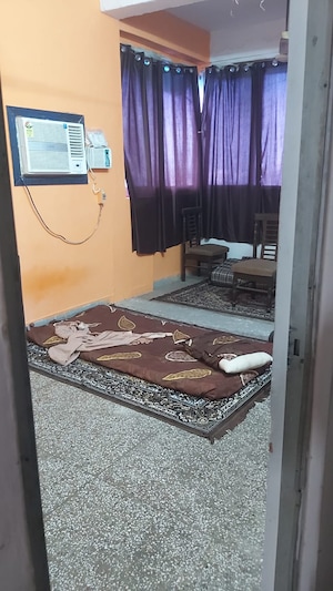 Bedroom in 1.5 BHK Apartment at Uma Cooperative Society, Mayur Vihar 1 – for Rent