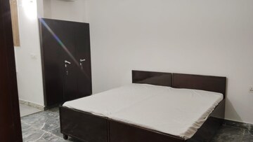 1 RK Builder Floor For Rent in Sector 52