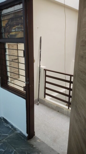 Room in 1 RK Builder Floor at Sector 52 – for Rent