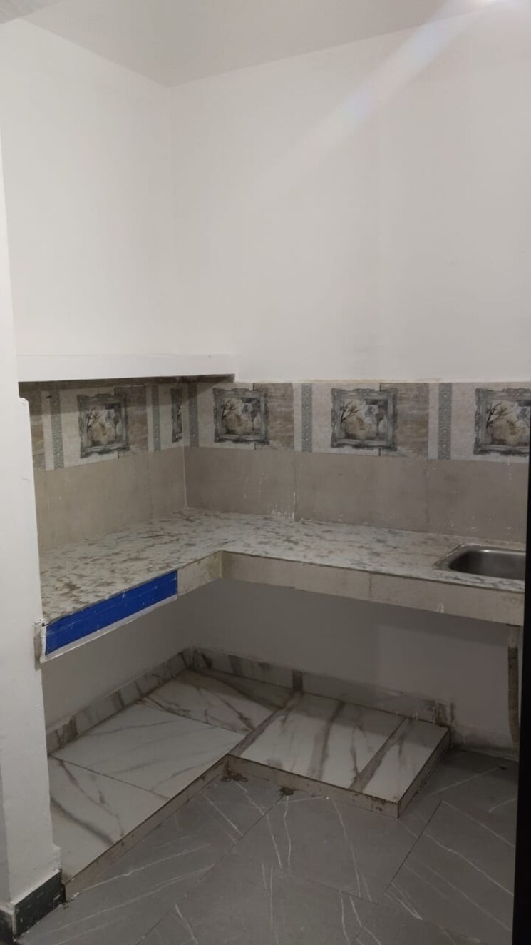 Kitchen, sector 52 1 RK 220 Sq.Ft. Builder Floor In Sector 52 Gurgaon 9616736