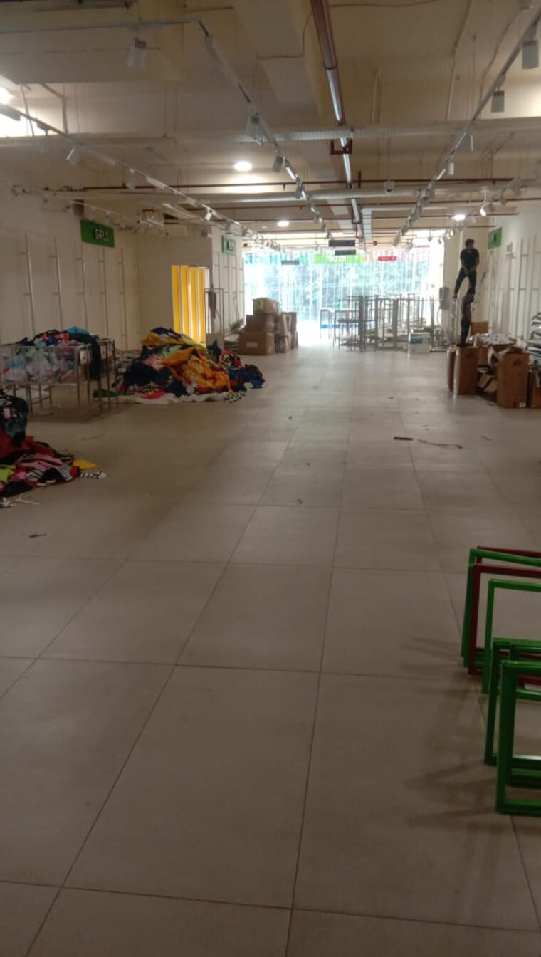  Parking, rajpur road Commercial Showroom 4000 Sq.Ft. In Rajpur Road Dehradun 9616754