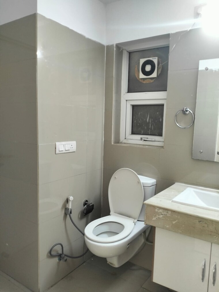 Bathroom, ireo-victory-valley 4 Bedroom 3186 Sq.Ft. Apartment In Sector 67 Gurgaon 9616752