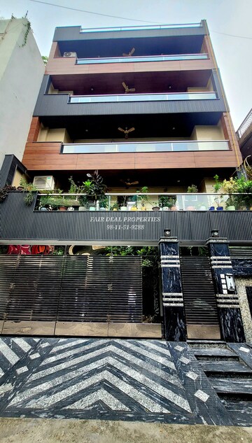 4 BHK Builder Floor For Sale in Dilshad Colony