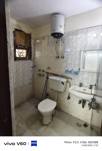 Bathroom in 2 BHK Apartment at Antriksh Gateway Apartments, Sector 51 – for Rent
