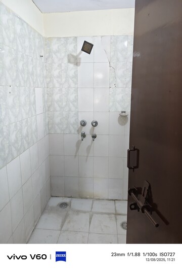 Bathroom in 2 BHK Apartment at Antriksh Gateway Apartments, Sector 51 – for Rent