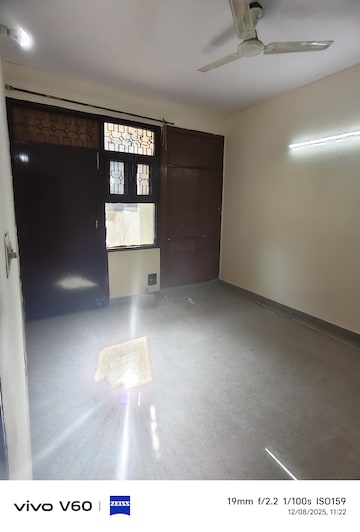 Room in 2 BHK Apartment at Antriksh Gateway Apartments, Sector 51 – for Rent