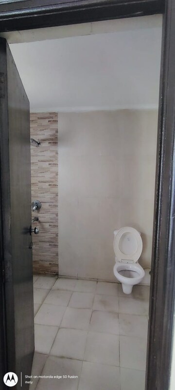 Bathroom in 4 BHK Apartment at Bhawna Apartment, Sector 43 – for Rent