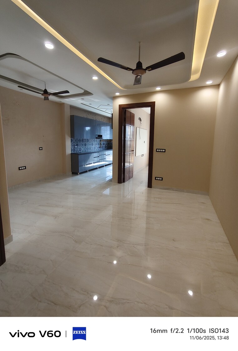 Room, rwa-apartments-sector-41 3 Bedroom 1500 Sq.Ft. Independent House In Sector 41 Noida 9616804