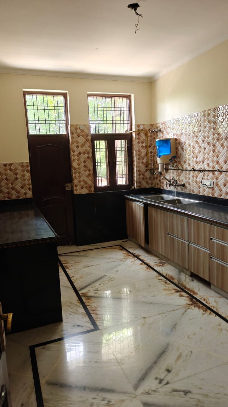 Kitchen, rwa-apartments-sector-47 2.5 Bedroom 950 Sq.Ft. Builder Floor In Sector 47 Noida 9616801